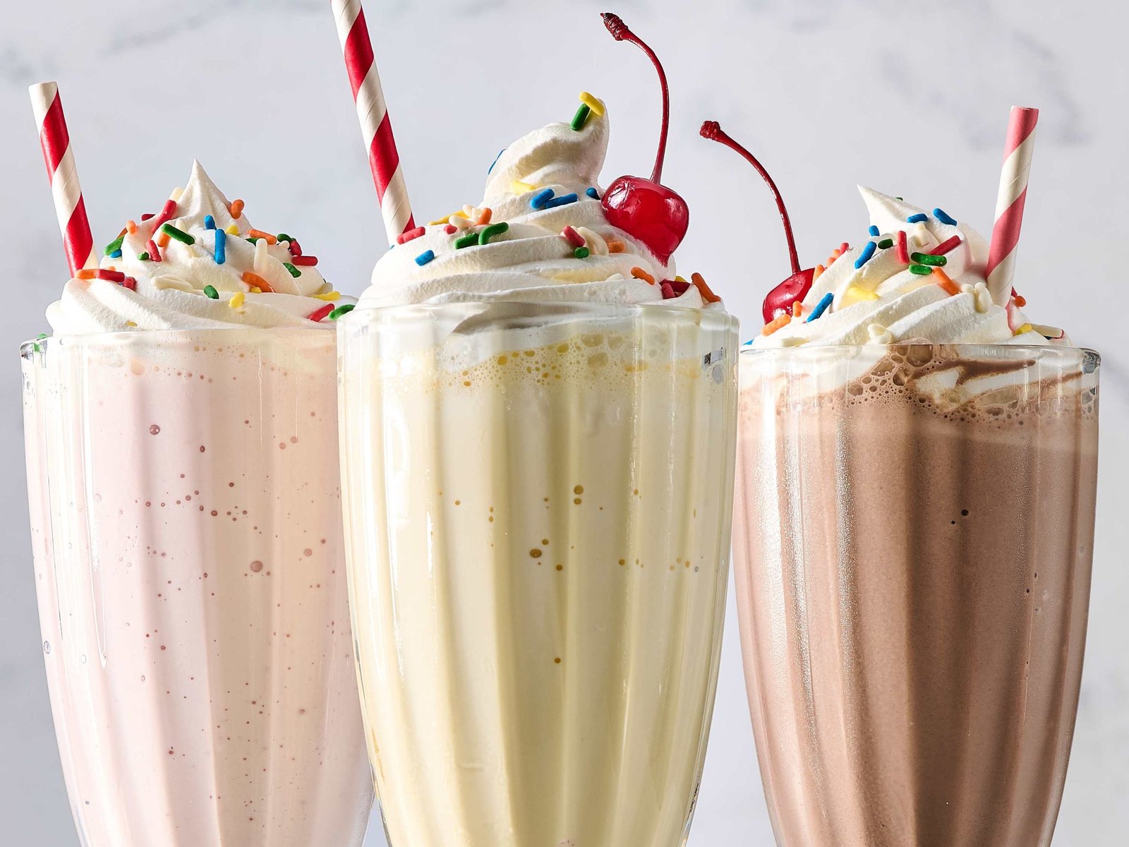 How to Make a Milkshake With Blender: Quick & Delicious Guide - KitchenAbly
