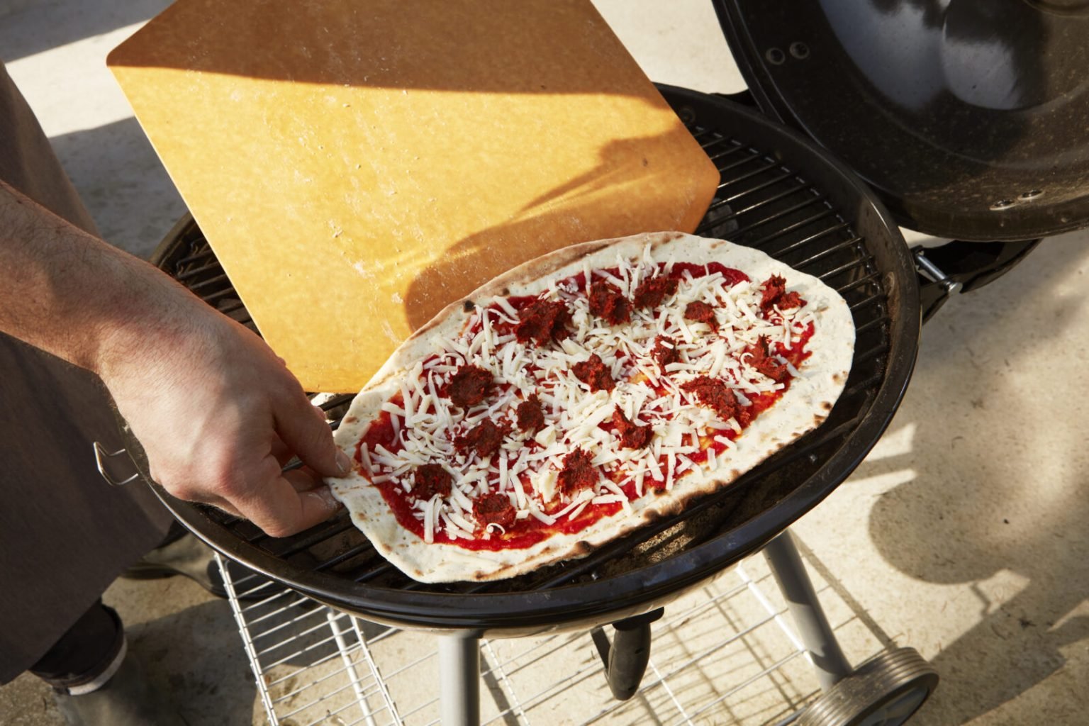 How to Use Pizza Stone on Charcoal Grill: Ultimate Guide for Perfect ...